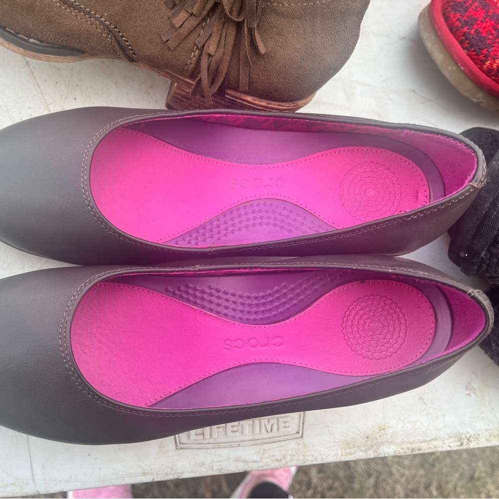 Brown croc heels, brand new